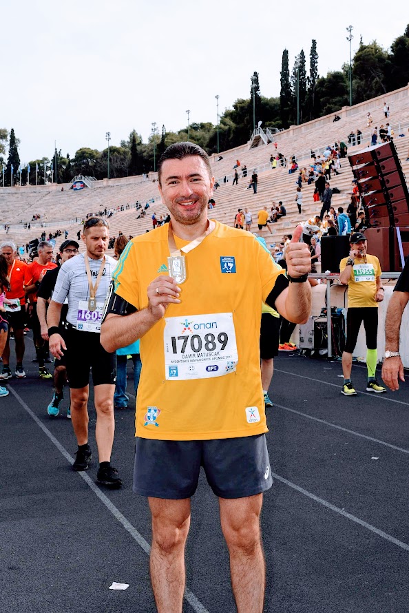 Dr Maratonac trči maraton u Atini