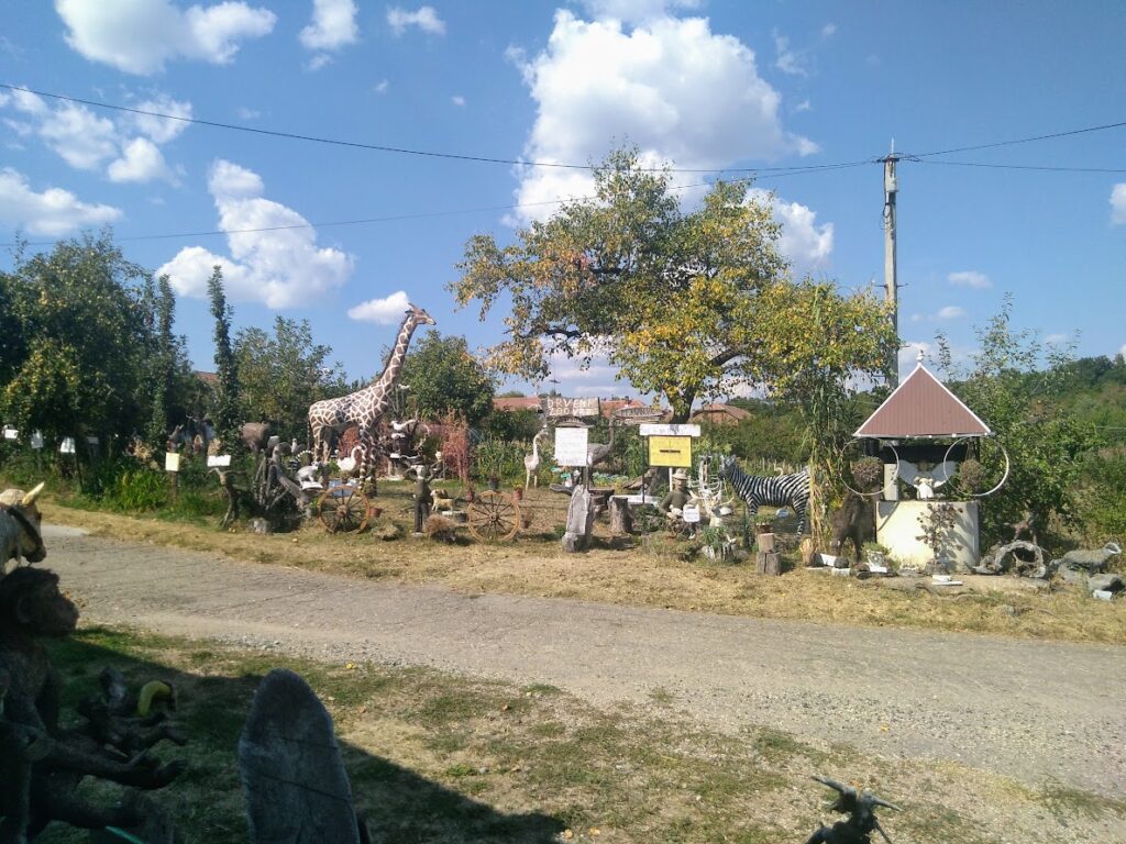 Drveni ZOO Vrt  – ljudi i mesta Balkana