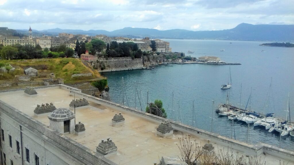 Kerkira, glavni grad Krfa – venecijanska arhitektura i mediteranski duh