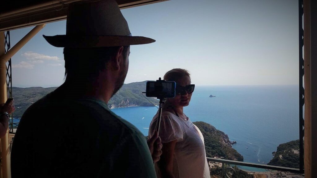 Autor bloga beleži trenutak ljubavi fotografišući suprugu na ostrvu Krf