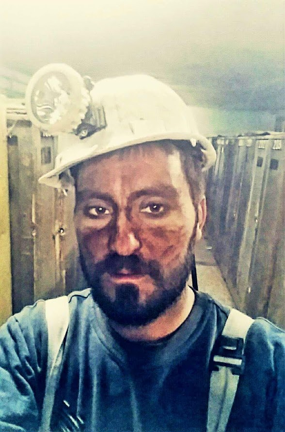 Dalibor Jablanović priprema se za rad u rudniku kod Despotovca.