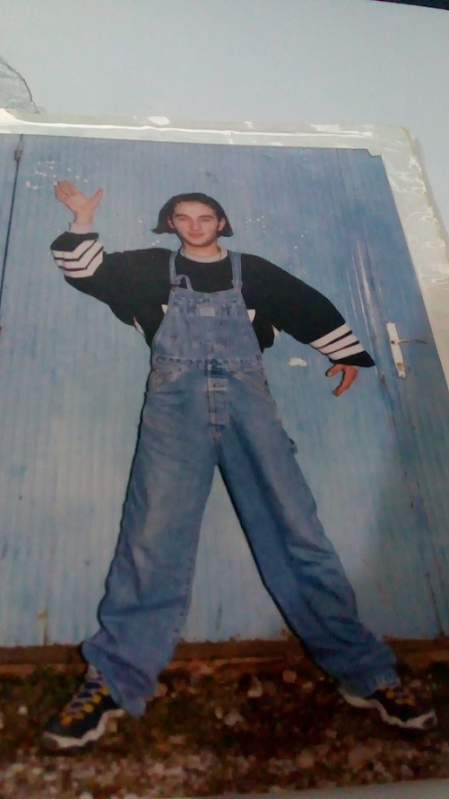 Mladi Svetomir Simić – Cvrle, poznat kao Pirotski Džekson, imitator Majkla Džeksona