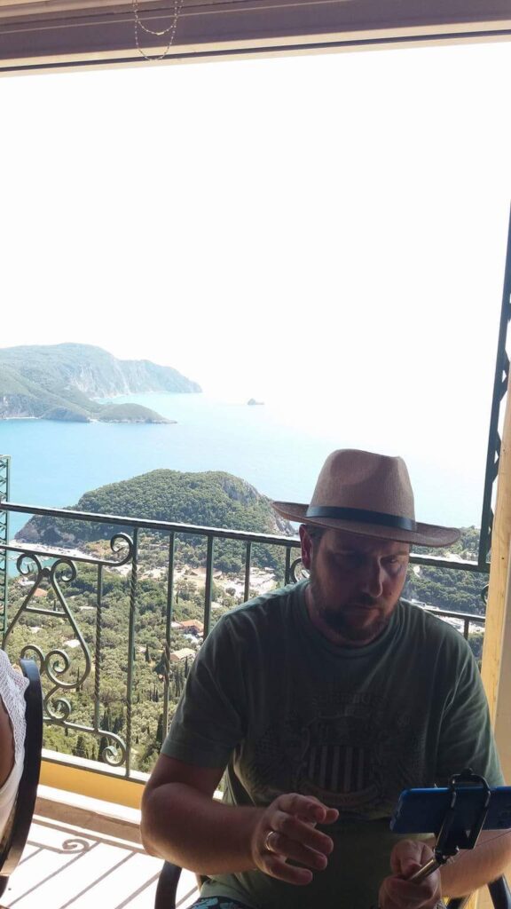 Panoramski pogled na ostrvo Krf – autor bloga priprema fotografisanje